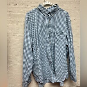 Vineyard vines performance button up